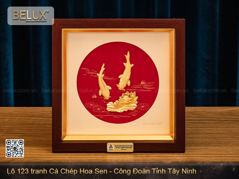 Lô 123 tranh cá chép hoa sen dát vàng 24k